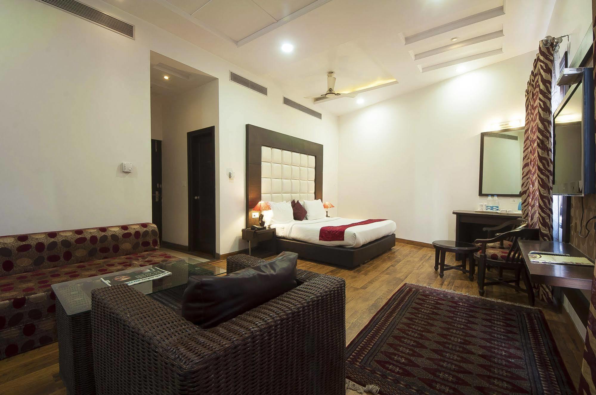 Hotel Prems Paradise Amritsar Eksteriør billede