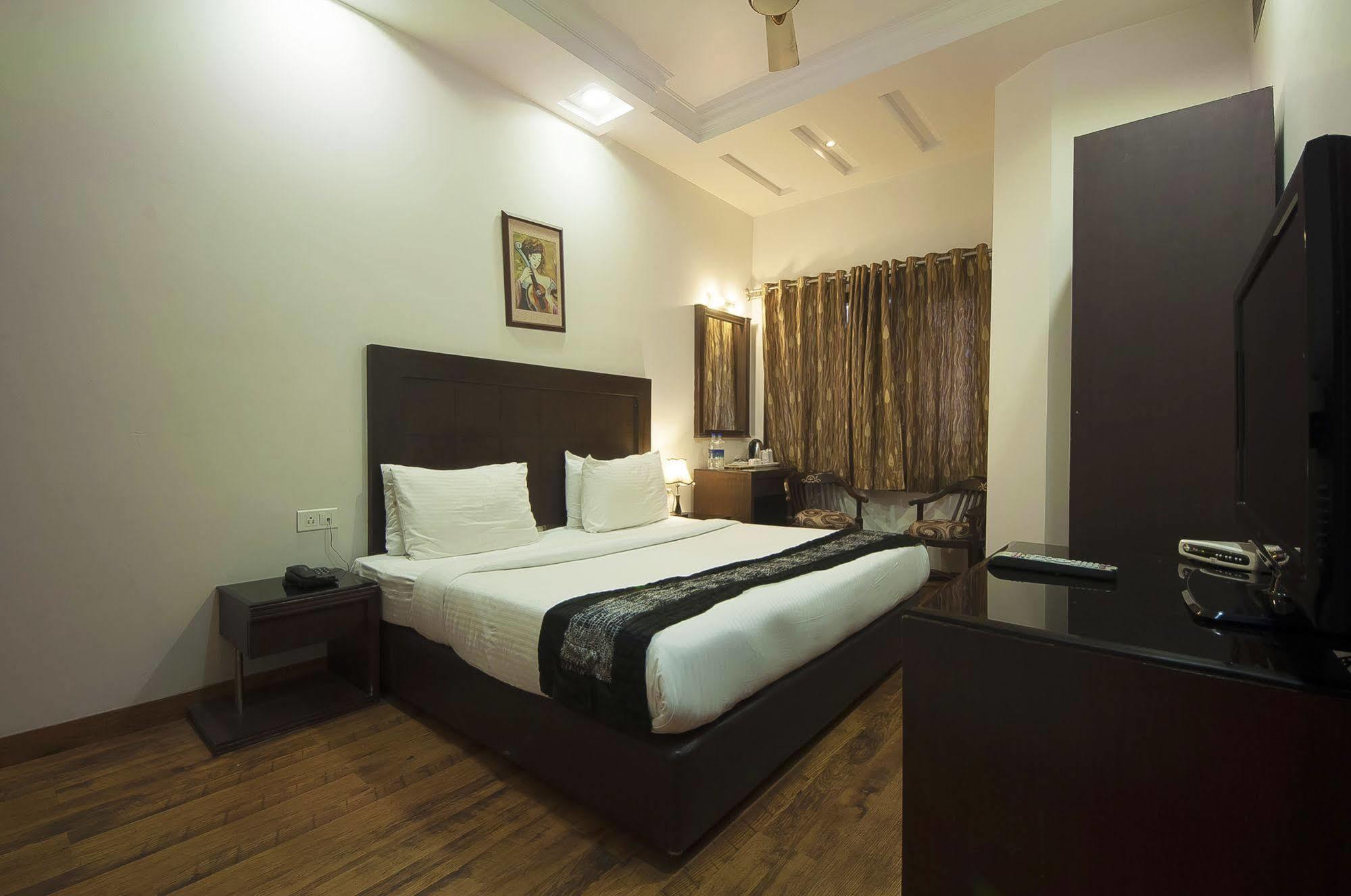 Hotel Prems Paradise Amritsar Eksteriør billede