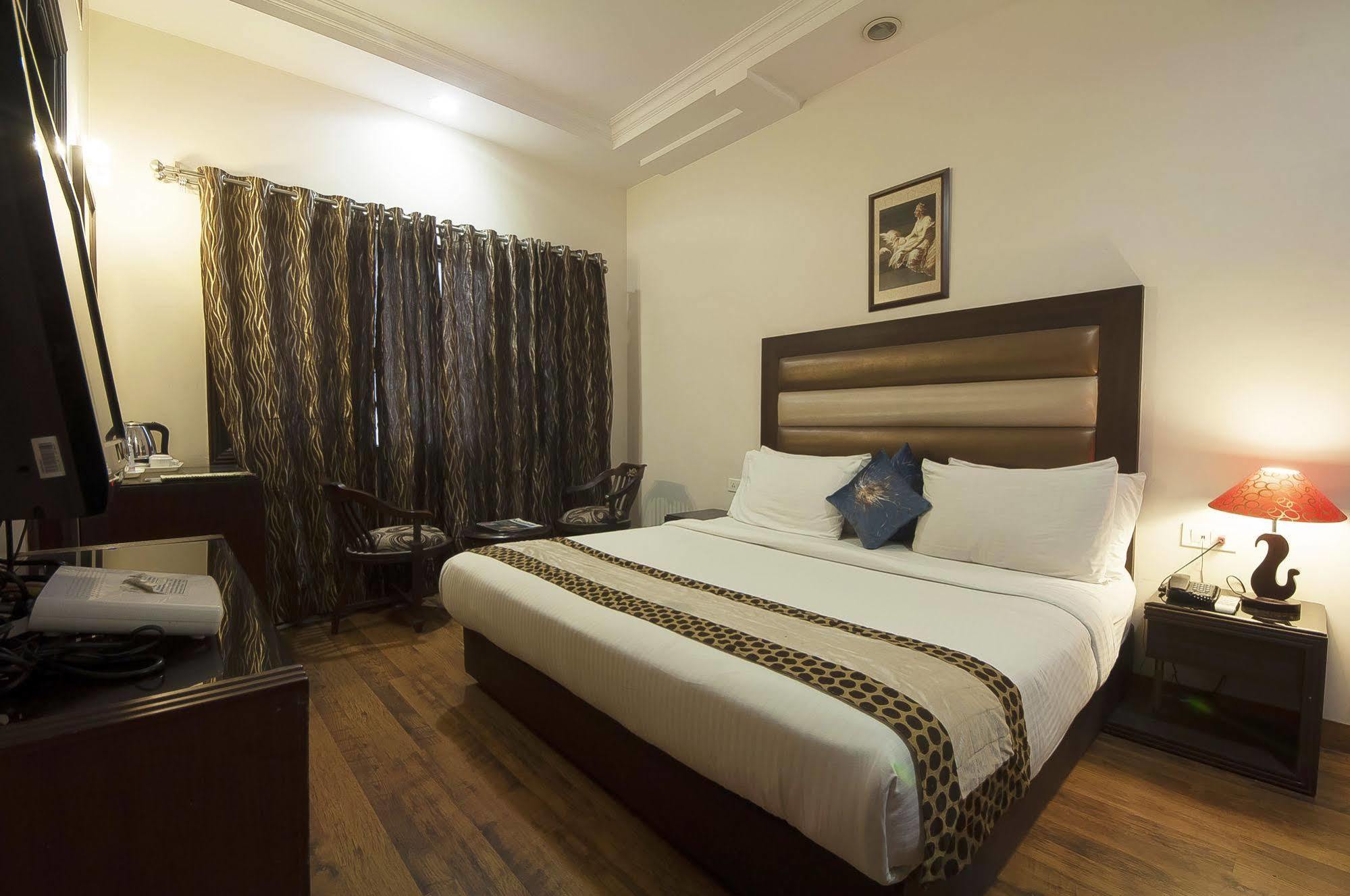 Hotel Prems Paradise Amritsar Eksteriør billede